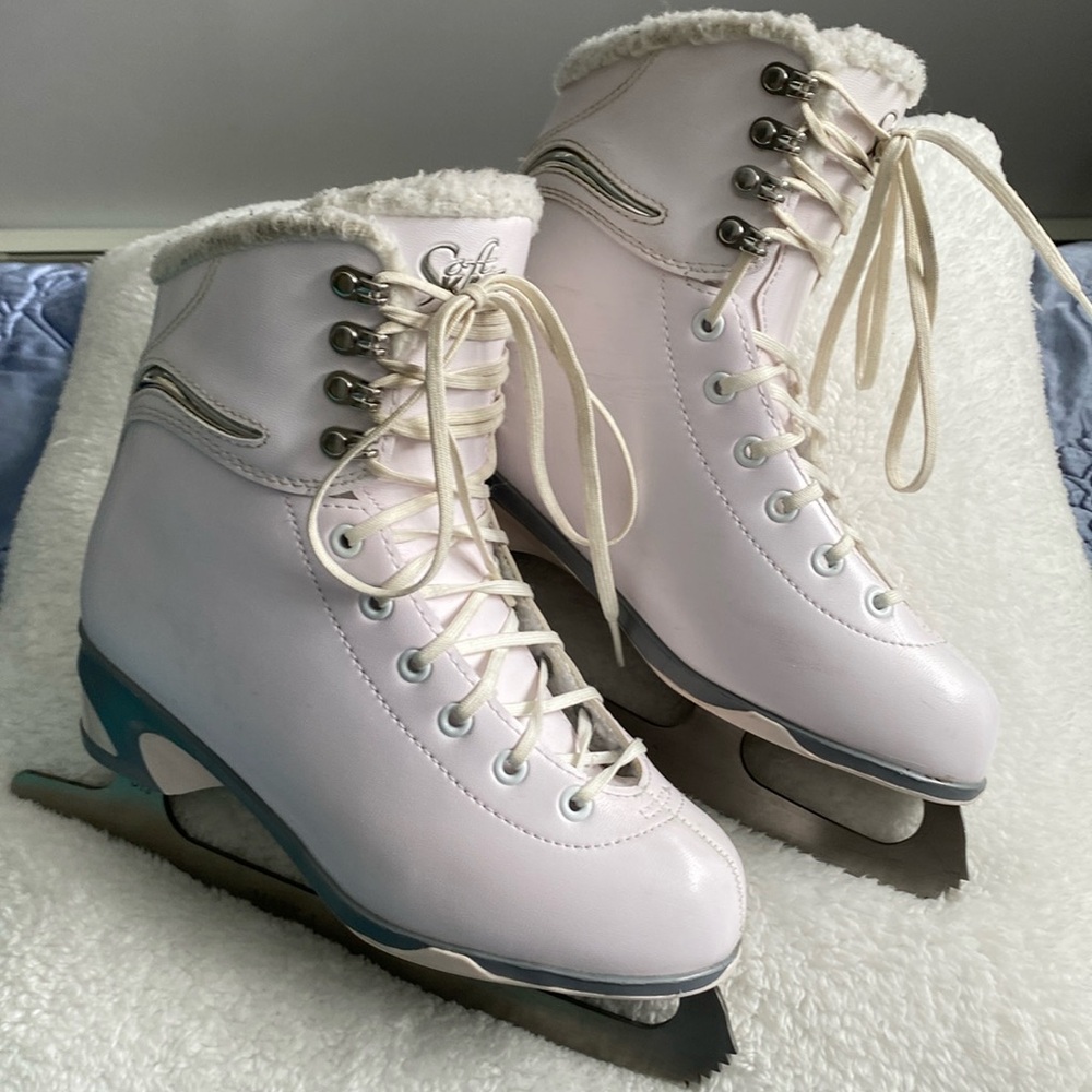 Soft Skate by Jackson girls skates
Size 5